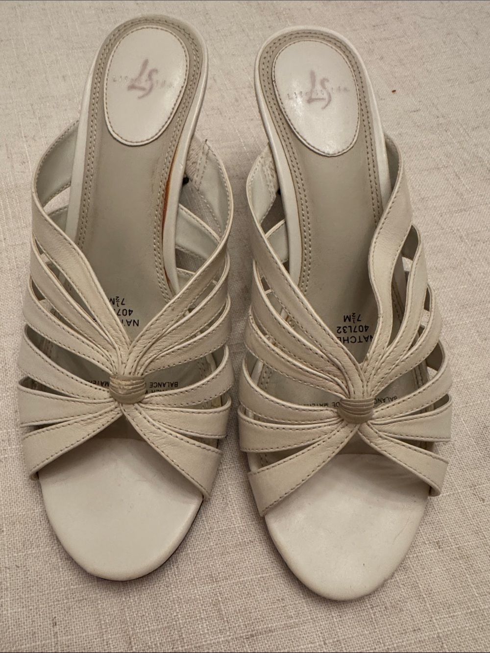 Lifestride- White Strappy Women's Slide Sandals -
